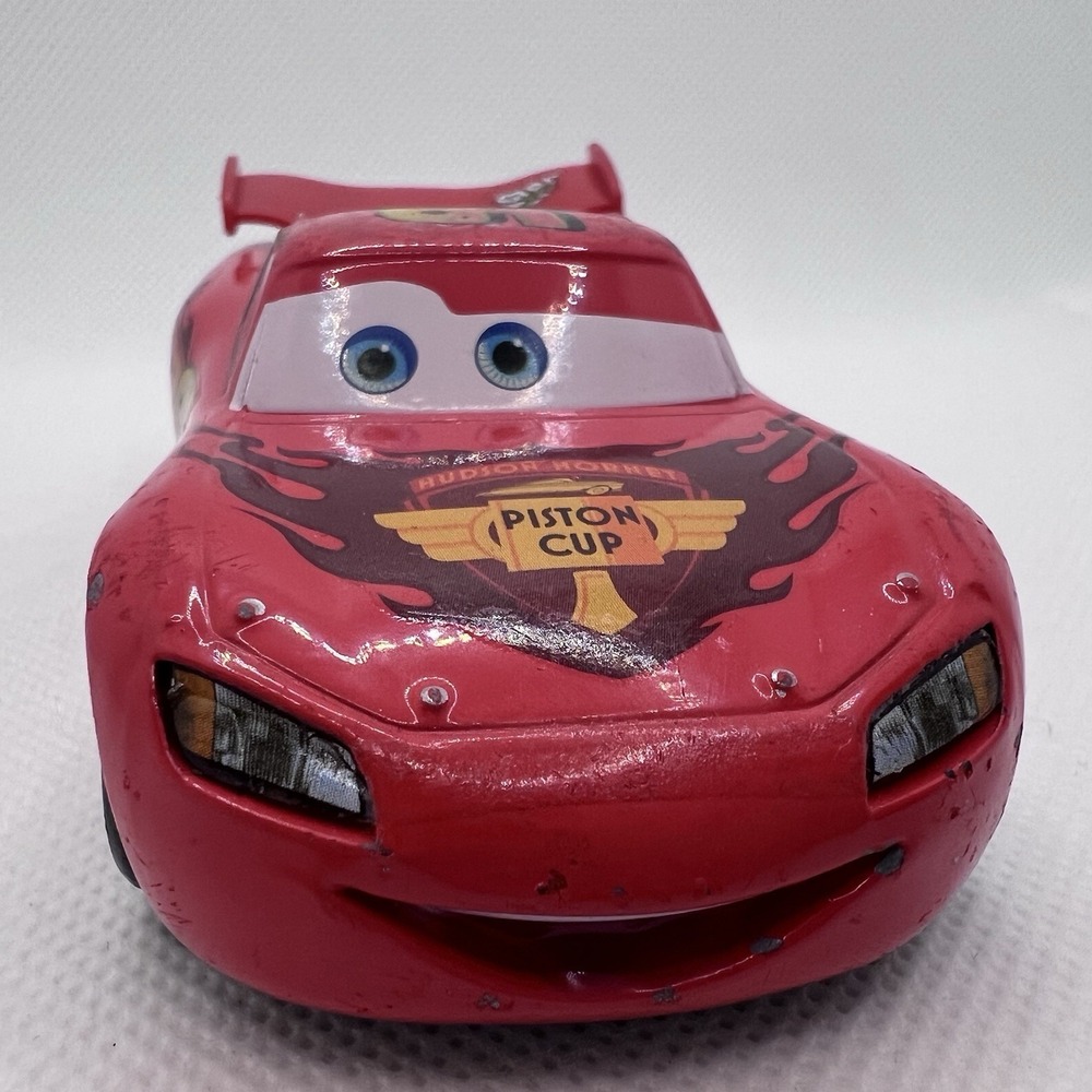 Disney Pixar Cars Lightning McQueen World Grand Prix Mattel 1:55 Diecast Car